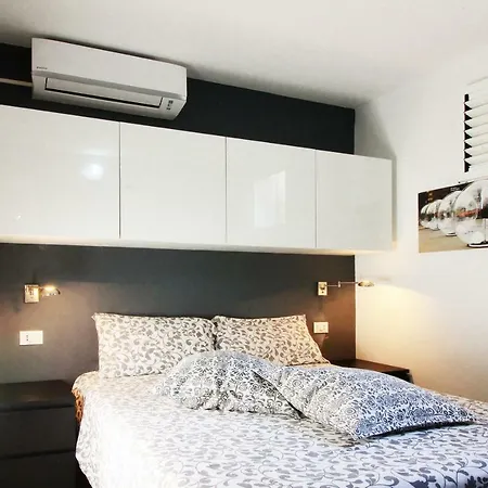 Arzilli Apartment